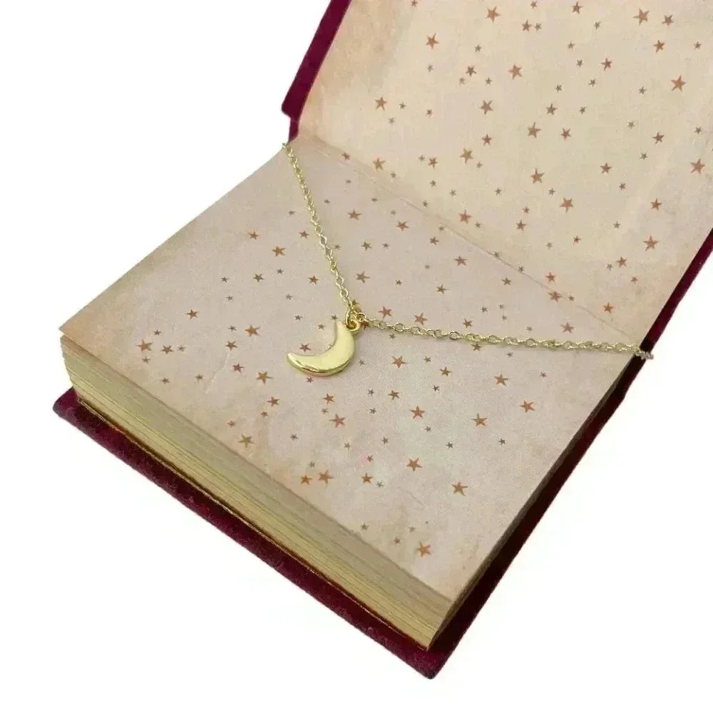 Crescent moon necklace, celestial jewelry - Picture 7 of 12